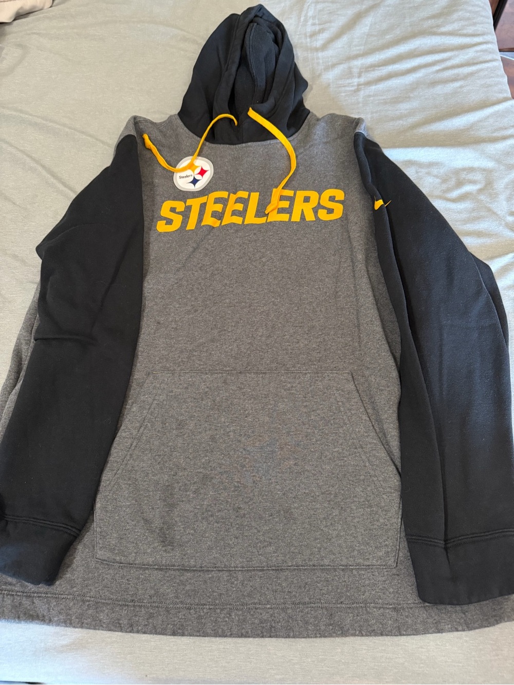 Nike men’s L Pittsburgh Steelers hoodie. See pics for condition